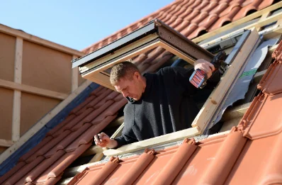 Pose de fenêtres de toit Velux aux Loges-Marchis